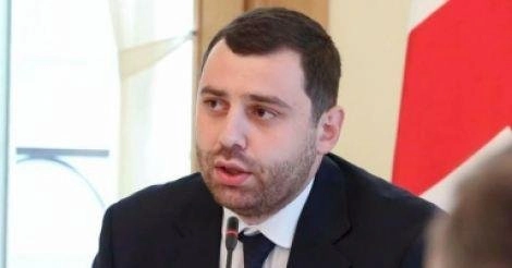 მნიშვნელოვანია, რომ ეროვნულმა ბანკმა  მთავრობასთან ერთად აიღო პასუხისმგებლობა ქვეყანაში ვალუტის კურსის შემდგომ ცვლილებაზე