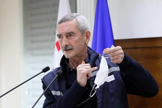 მეორე აცრიდან ორი კვირის შემდეგ შეგიძლიათ პირბადის გარეშე იყოთ, თუ გარემოცვაში ყველა აცრილია - პაატა იმნაძე