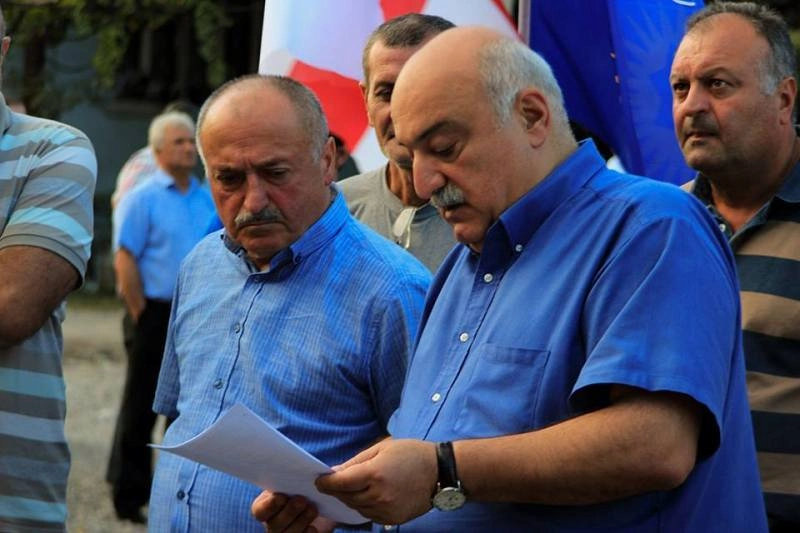 იოსებ მაკრახიძემა და გიორგი თოთლაძემ მოსახლეობას საკუთარი ხედვები გააცნეს