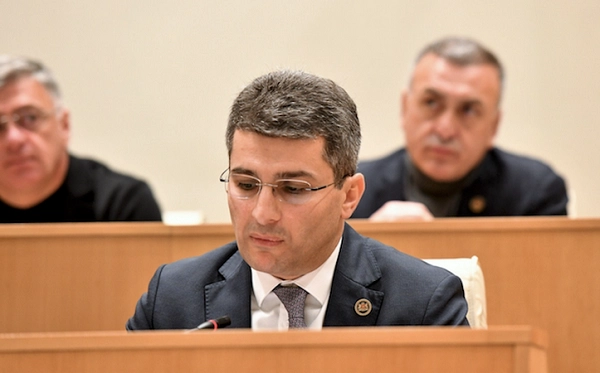 ოპოზიციის მისამართით თქვით, რომ "თქვენ ჩადიხართ, ძირს უთხრით", ამას შეფასება სჭირდება, თუ ეს არ არის ქვეყნის მტრობა, მაშინ რა დავარქვათ იმას, რომ მართლაც ძირს უთხრიან საქართველოს - მდინარაძე პრეზიდენტს