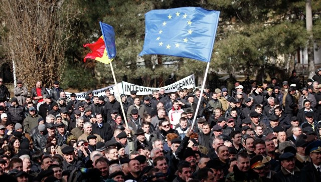  მოლდოვას პრეზიდენტის რეზიდენციის შენობიდან ევროკავშირის დროშა ჩამოხსნეს