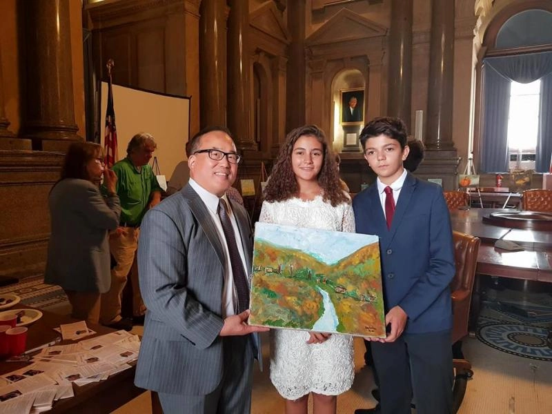 ,,თავისუფალი სამყარო'' - ფილადელფიის მერიის საგამოფენო დარბაზში ქართველი ახალგაზრდების ნახატების გამოფენა გაიმართა
