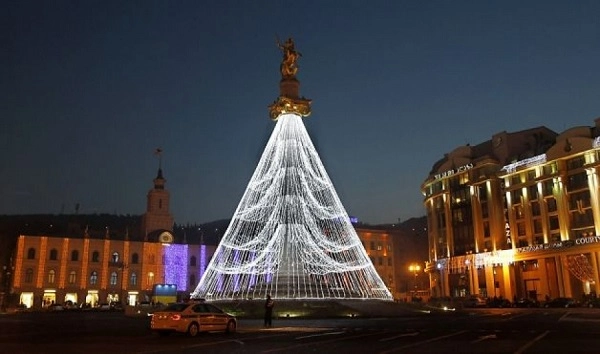 31 დეკემბერს, საახალწლო კონცერტთან დაკავშირებით, თავისუფლების მოედანი და რუსთველის გამზირის ნაწილი გადაიკეტება