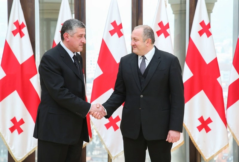 საქართველოს პრეზიდენტს აზერბაიჯანის რესპუბლიკის ახლადდანიშნულმა ელჩმა რწმუნებათა სიგელები გადასცა