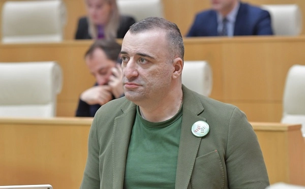 რადიკალური ოპოზიციის წარმომადგენლები სამართლებრივ-სამძებრო ექსპერტებად მოგვევლინენ, მანამდე იყვნენ კონფლიქტოლოგები, მათ ბრიფინგებს და გამოსვლებს ფასი არ აქვს - რატი იონათამიშვილი