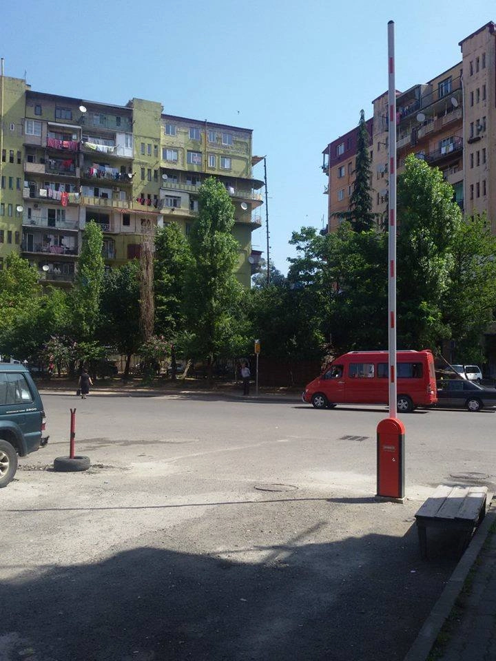 ბათუმში დისტანციური პულტით მართვადი ბარიერების მონტაჟზე 150 ათასი ლარი დაიხარჯება
