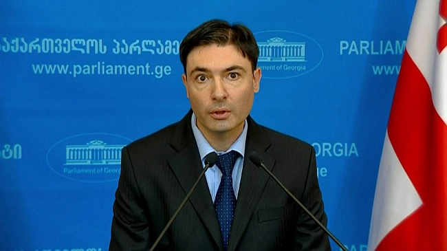 სახელმწიფო აუდიტის სამსახურში პარტიების 17 შემომწირველი გამოკითხვაზე დაიბარეს