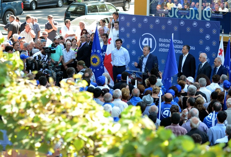 პრემიერი: დღეს არ არის ტელევიზიებზე, მედიაზე ზეწოლა