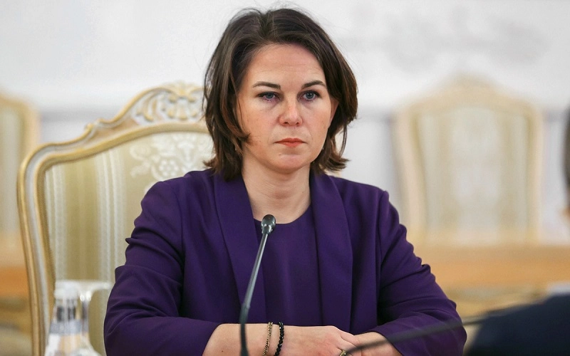 უკრაინის ცის დახურვა რუსეთთან კონფლიქტში ჩაბმას ნიშნავს, რაც საფრთხეში ჩააგდებს მილიონობით ევროპელის სიცოცხლეს - ანალენა ბერბოკი
