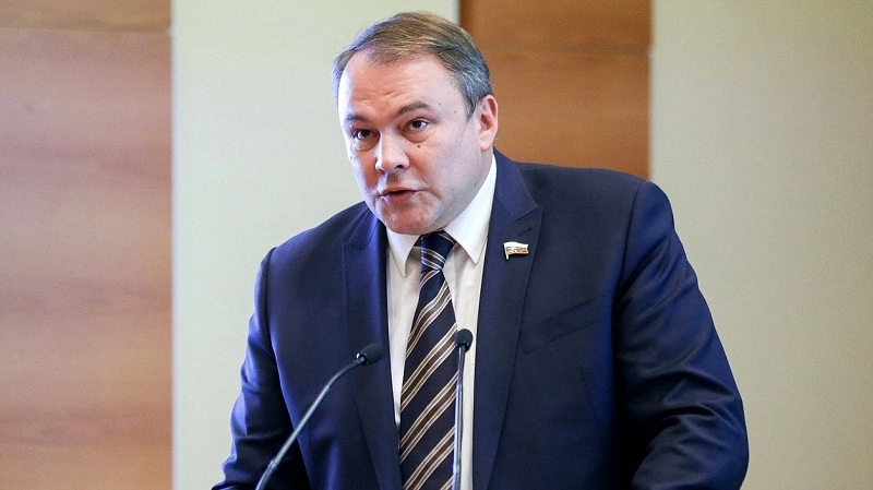 ქართველი და უკრაინელი დეპუტატები გვეუხეშებიან და გვეუზრდელებიან - პიოტრ ტოლსტოი