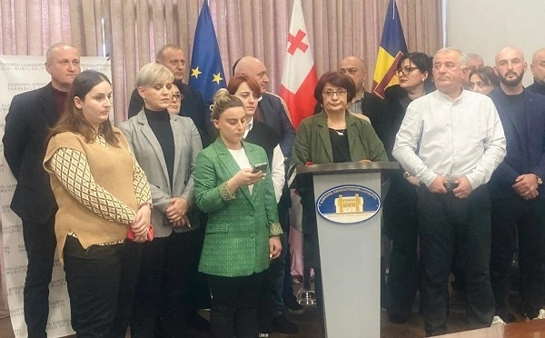 „ნაციონალური მოძრაობა“ ზუგდიდის მუნიციპალიტეტის საკრებულოს 17-მა წევრმა დატოვა