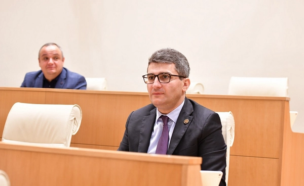 "ქართული ოცნების" საპარლამენტო ფრაქციას მამუკა მდინარაძე უხელმძღვანელებს