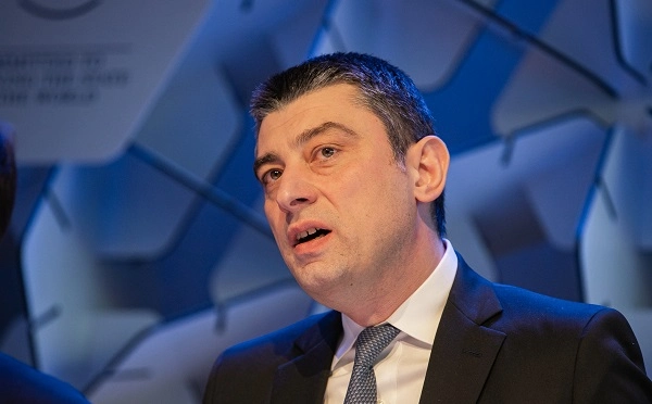 როგორც კი დავეჯახე კედელს, გადავდექი. მელიას დაკავება აქ არაფერ შუაშია - გახარია