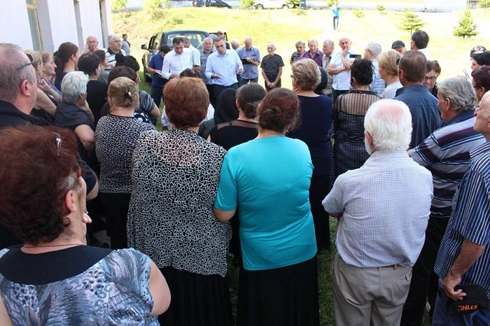  გოჩა ენუქიძე ადგილობრივ მოსახლეობასთან შეხვედრებს განაგრძობს