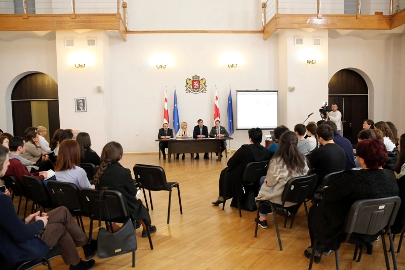 შს მინისტრის მოადგილე პროექტის „შეისწავლე ისტორია - გახდი მკვლევარი“ - პრეზენტაციას დაესწრო