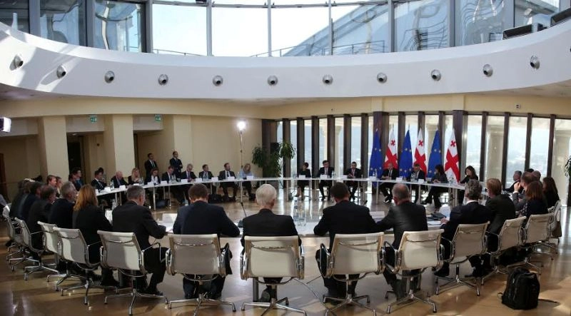  საქართველოს პრეზიდენტმა გიორგი მარგველაშვილმა ევროკავშირის წევრი ქვეყნების ელჩებს უმასპინძლა