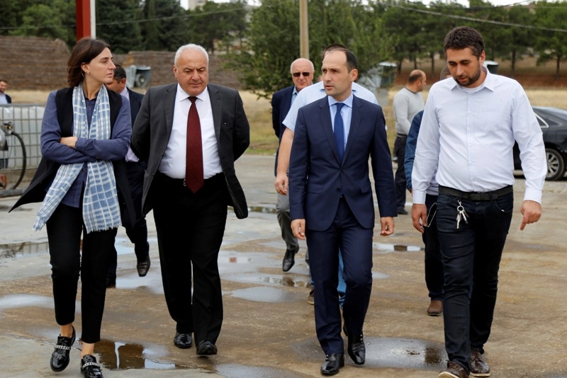 ლევან დავითაშვილმა საწარმო „ქართული სოკო“ დაათვალიერა