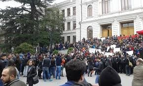 თსუ-ს თვითმმართველობის წარმომადგენლები უნივერსიტეტის რექტორის კაბინეტში შეიჭრნენ