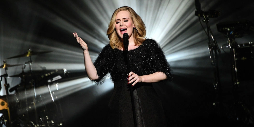  Adele სცენას ემშვიდობება