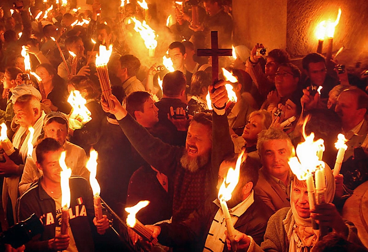 წმინდა ცეცხლს თბილისში 23:15 საათზე ჩამოაბრძანებენ 