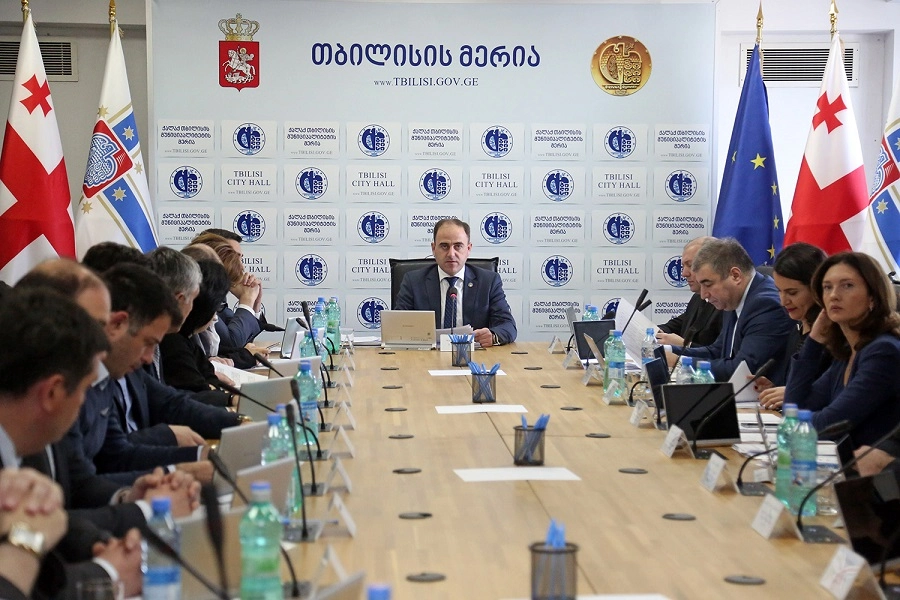 მალე აბაშიძის, ბარნოვის, ნუცუბიძის, ჟღენტისა და ჩარგლის ქუჩებზე გზების კაპიტალური შეკეთება დაიწყება