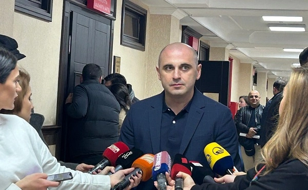 მელია ან ხელს მოაწერს მანიფესტს, რომელსაც მიხეილ სააკაშვილი გაავრცელებს, ან მოგვიწევს კონკრეტული გადაწყვეტილების მიღება - ლევან ხაბეიშვილი