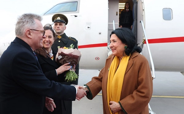 საქართველოს პრეზიდენტმა ლიეტუვის რესპუბლიკაში ოფიციალური ვიზიტი დაიწყო