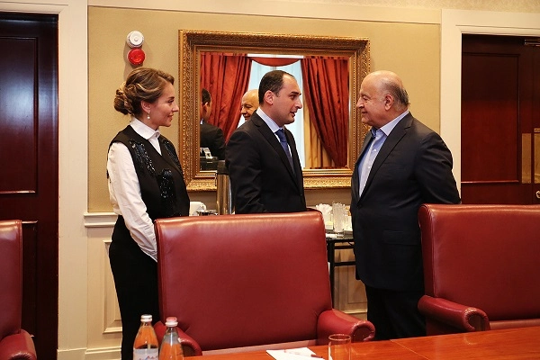 დიმიტრი ქუმსიშვილი ჰერნანდო დე სოტოს შეხვდა