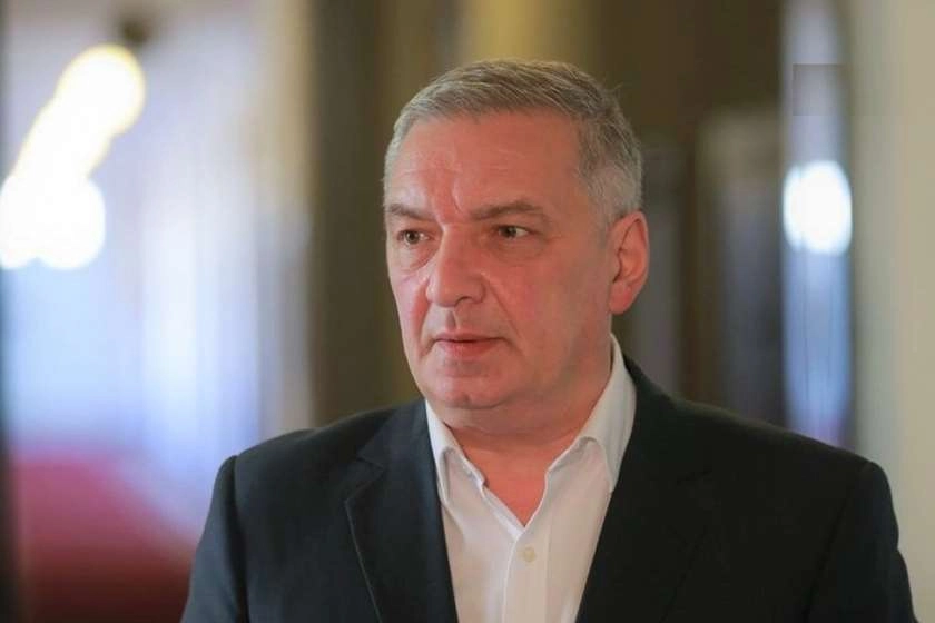 ნუ ზონდერობ რა, ახალგაზრდა ბიჭიკო - ვოლსკი ტვ პირველის ჟურნალისტს