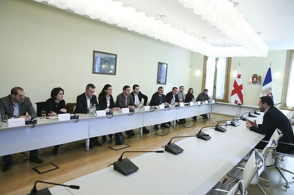 პრეზიდენტის ადმინისტრაცია ეროვნული ბანკის საბჭოს წევრობის კანდიდატის შერჩევის პროცესს განაგრძობს