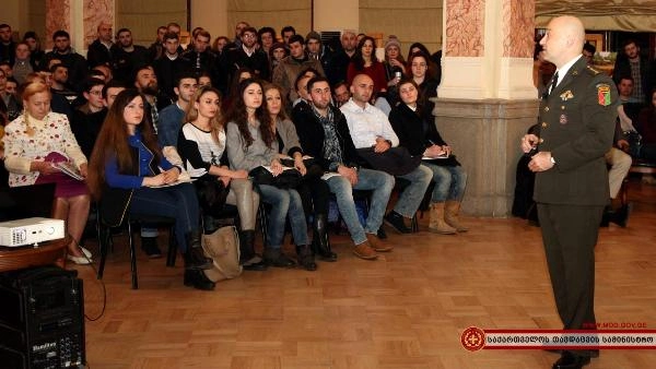 პოლკოვნიკ ნიკოლოზ ჯანჯღავას ლექცია ეროვნულ ბიბლიოთეკაში