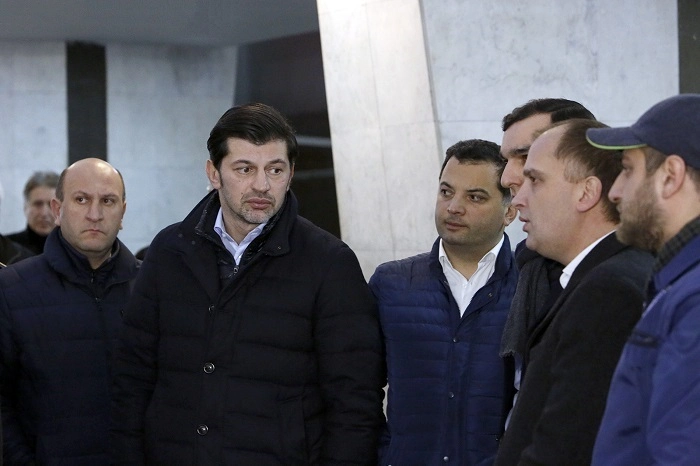თბილისის მერი მეტროსადგურ „ახმეტელის თეატრში“ იმყოფებოდა