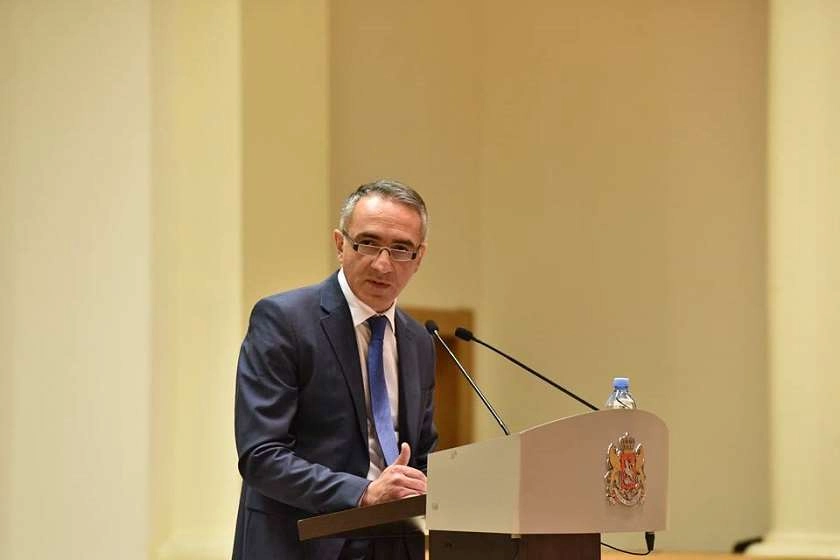 გვაქვს ფაქტობრივად ჩრდილოვანი განათლება, რომელიც ნაწილობრივ კორუფციის ელემენტებს შეიცავს - მიხეილ ბატიაშვილი