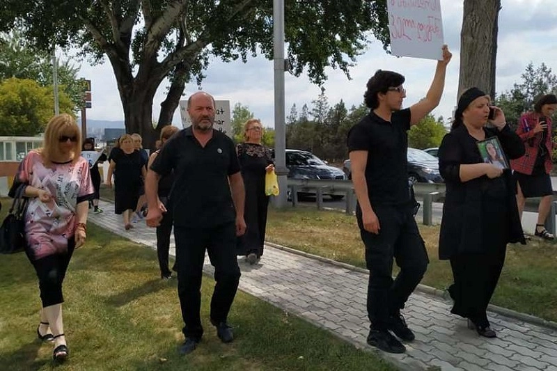 თამარ ბაჩალიაშვილის ოჯახის წევრები აშშ-ის ელჩის წარმომადგენელს შეხვდნენ