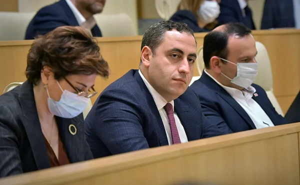 გახარიას ჩათვლით „ქართული ოცნების“ ყველა ლიდერის მთავარი ამოცანაა, ვინ იქნება პირველი ვეზირი სამეფო კარზე - ვაშაძე