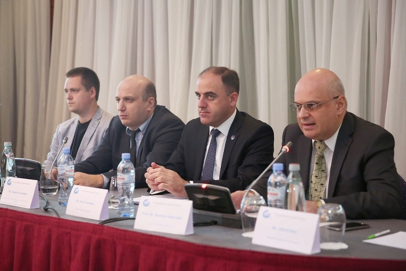 დავით ნარმანია სასტუმრო „ქორთიარდ მარიოტში“ პირველ საერთაშორისო სატრანსპორტო ფორუმს დაესწრო