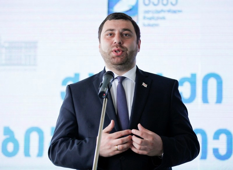 საქართველოს პრეზიდენტის ადმინისტრაცია „საბას" ახალ პროექტში „ქალაქი - ბიბლიოთეკა" ჩაერთო 