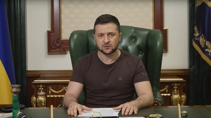 მინდა ვკითხო რუსეთის მოქალაქეებს, რა გიქნეს ამ წლების განმავლობაში, რომ თქვენთვის აღარაფერს ნიშნავს სიტყვები  - შვილი, დედა, მამა - ზელენსკი 