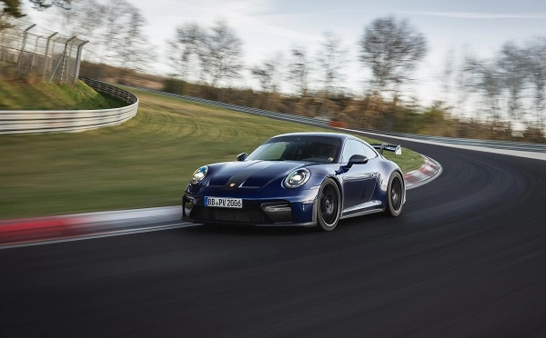 Porsche 911 GT3-ის ახალი რეკორდი ნიურბურგრინგის ტრასაზე
