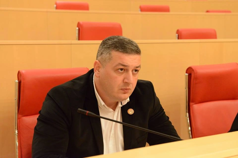 გიორგი ლომიამ ირაკლი ლატარიას წინააღმდეგ სარჩელი შეიტანა