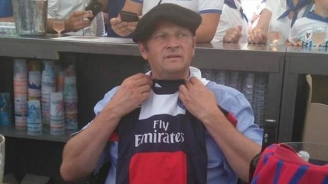 საფრანგეთის ქალაქის მერმა საფეხბურთო კლუბის დამარცხების გამო  ვირთხა შეჭამა (ვიდეო)