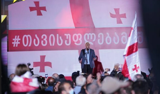 სანამ ხელისუფლების უთავმოყვარეო ჯამბაზებს ქვეყნის მესამე პრეზიდენტი ჰყავთ ციხეში გამოკეტილი, ჩვენ მშვიდად ვერ ვიქნებით - ნიკა მელია
