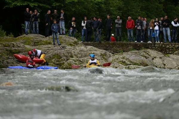 საქართველოში პირველად კაიაკინგის საერთაშორისო ტურნირი ჩატარდა