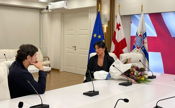 ვერცერთი სიტყვა ვერ გამოხატავს მადლიერებას, რაც თქვენს მიმართ გამაჩნია, ყველა ჩვენგანი აგვარიდეთ კიდევ უფრო დიდ უბედურებას - კალაძე მეგი ბანცაძეს 