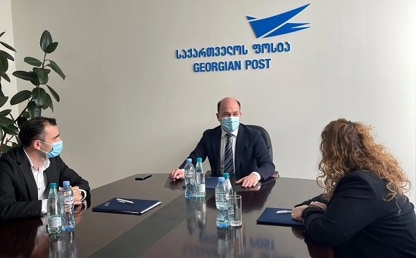 „საქართველოს ფოსტა“  პროექტის  „1000 კომპიუტერი - 1000 მრავალშვილიან ოჯახს“  მხარდამჭერია