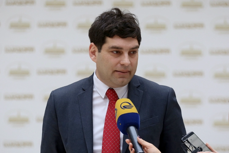 ვინც არ უნდა იდგეს მელიას ოფისის დაწვის საქმის უკან, აუცილებლად უმკაცრეს პასუხს მიიღებს - ბექა დავითულიანი