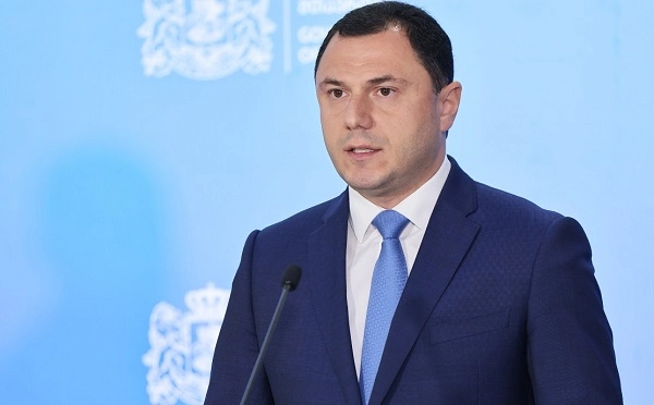 შევქმნით ღირსეულ პირობებს ჩვენი დამსახურებული მასწავლებლებისთვის, დამატებით სოციალურ და ფინანსურ მხარდამჭერ მექანიზმებს შევთავაზებთ ყველა იმ წარჩინებულ სტუდენტს, ვისაც აქვს მაღალი აკადემიური მოსწრება - გიორგი ამილახვარი 