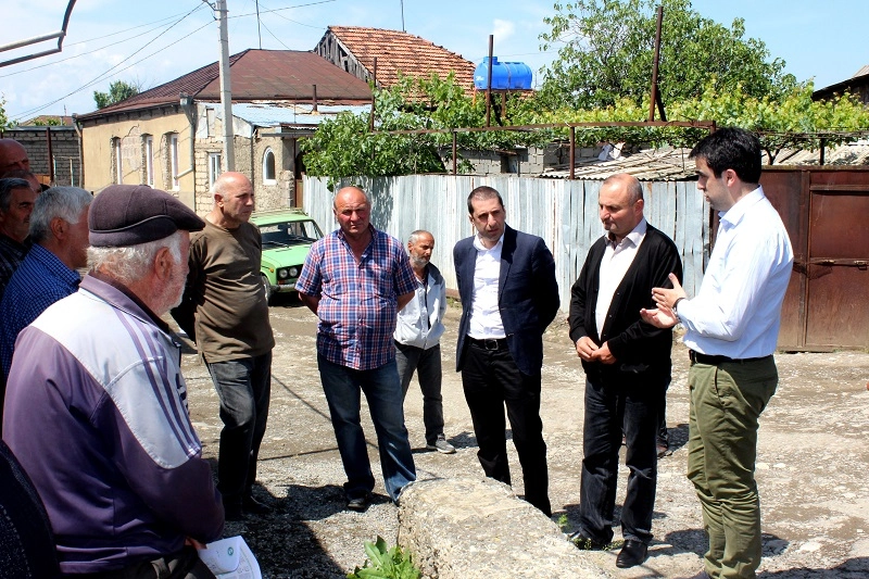 შიდა ქართლის სოფლებში მოსახლეობას აგროდაზღვევის პროგრამა გააცნეს