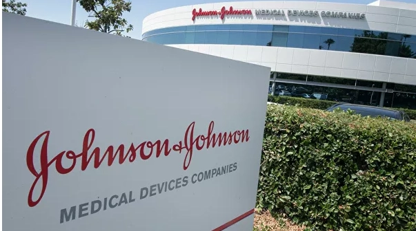 მამაკაცს, რომელსაც მკერდი გაეზარდა, Johnson & Johnson-ი 8 მლრდ დოლარს გადაუხდის