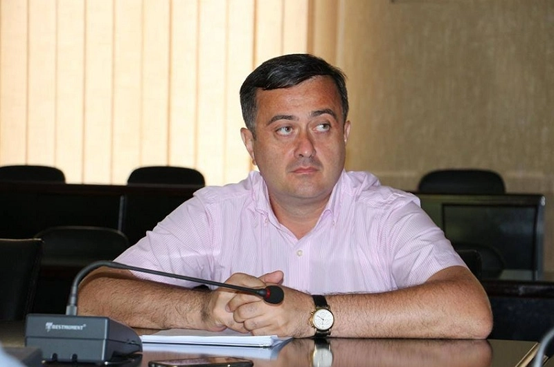 არ ვაპირებ ნანა კოსტავასთან ერთად საკრებულოში მუშაობას - ქუთაისის საკრებულოს თავმჯდომარე